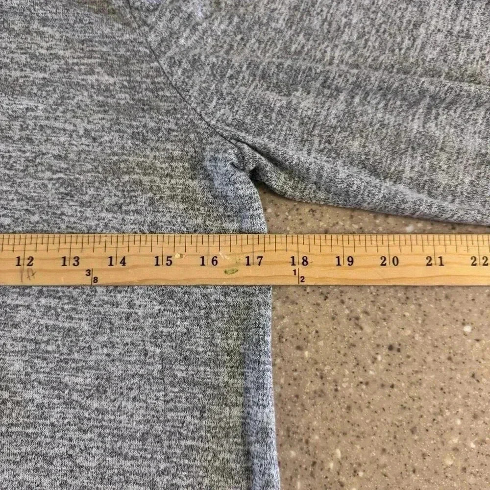 GAP Sweater Womens XS Lightweight Gray Long Sleeve Knit - Picture 3 of 7